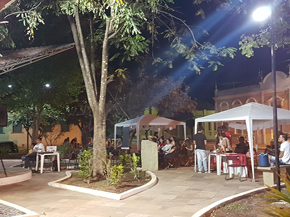 Preparação da exposição e mostra de filme Narradores de Javé na praça, Pedro II